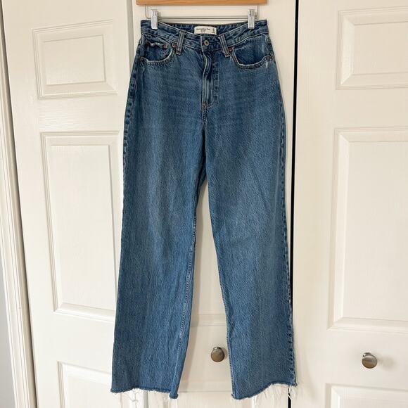 Abercrombie & Fitch The Loose High Rise Jeans Medium Wash Raw Hem 27/4L EUC - Picture 10 of 12